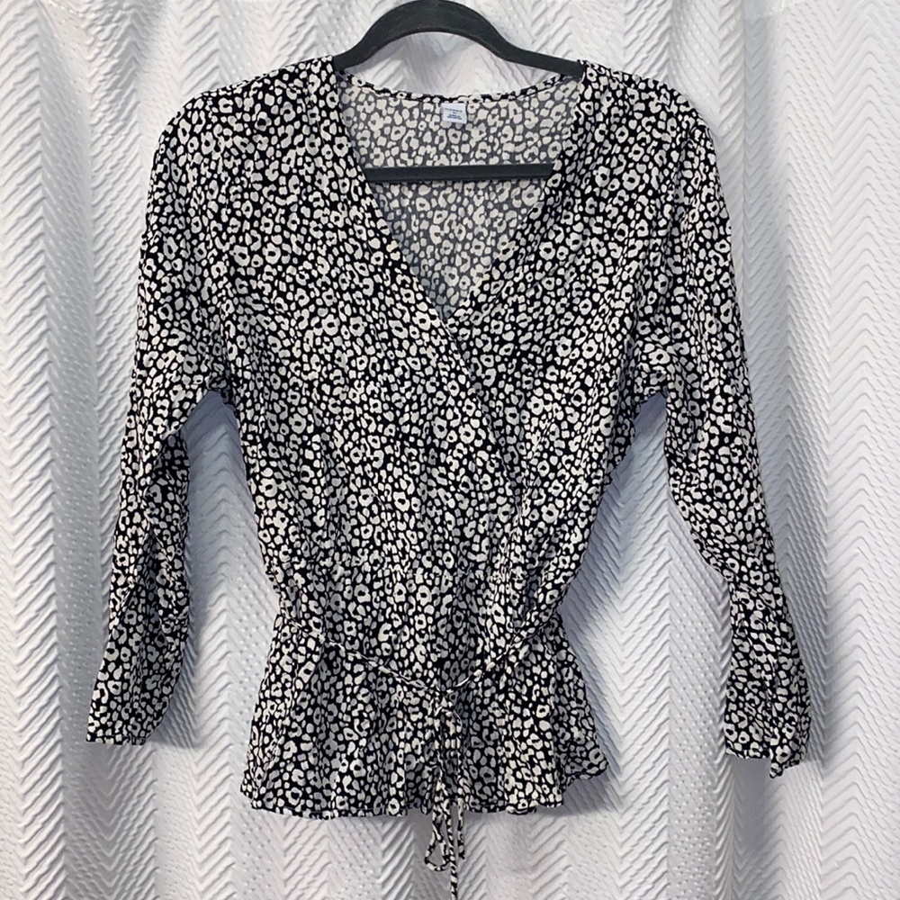 Old Navy Faux Wrap Blouse Cheetah Print size M